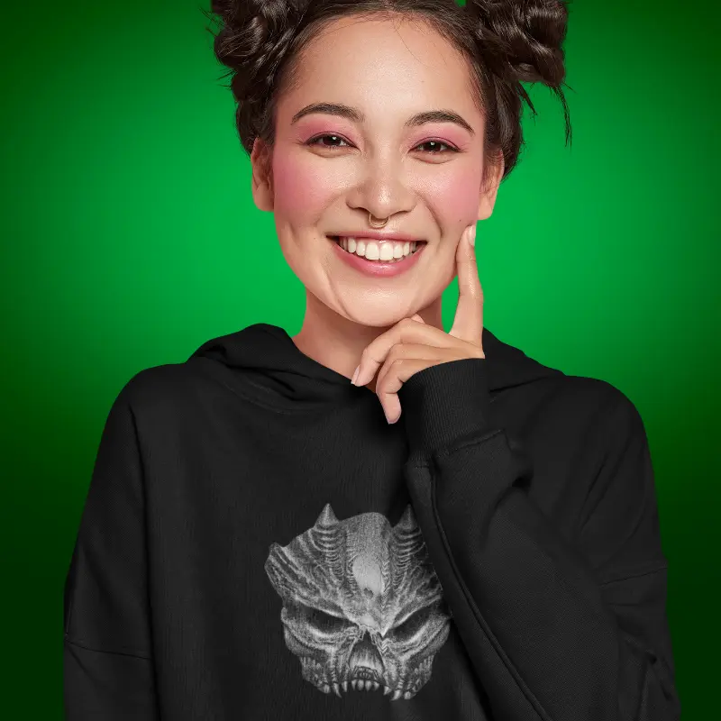 Damen Hoodie mit Druck des digitalen Gemäldes "Grey Skull" von Michael Quarz