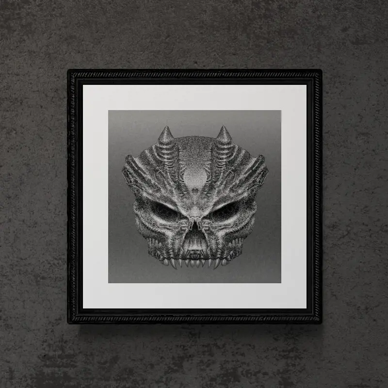 Gerahmter Druck des digitalen Gemäldes "Grey Skull" von Michael Quarz an einer dunkelgrauen Wand